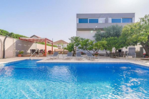 Отель Apartment Villa Odesa with private pool  Задар